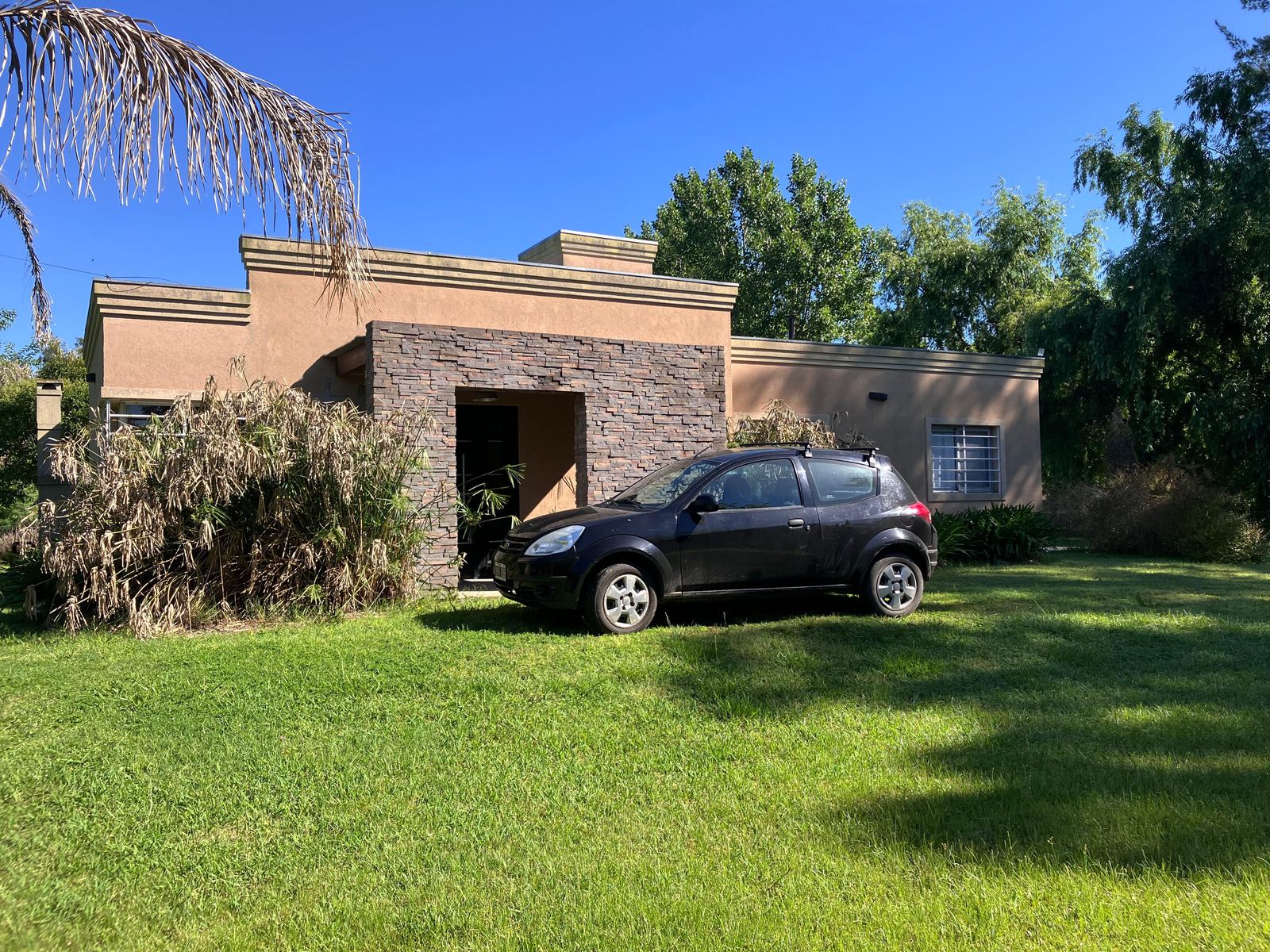 Frente de la casa en Quinta Mākou